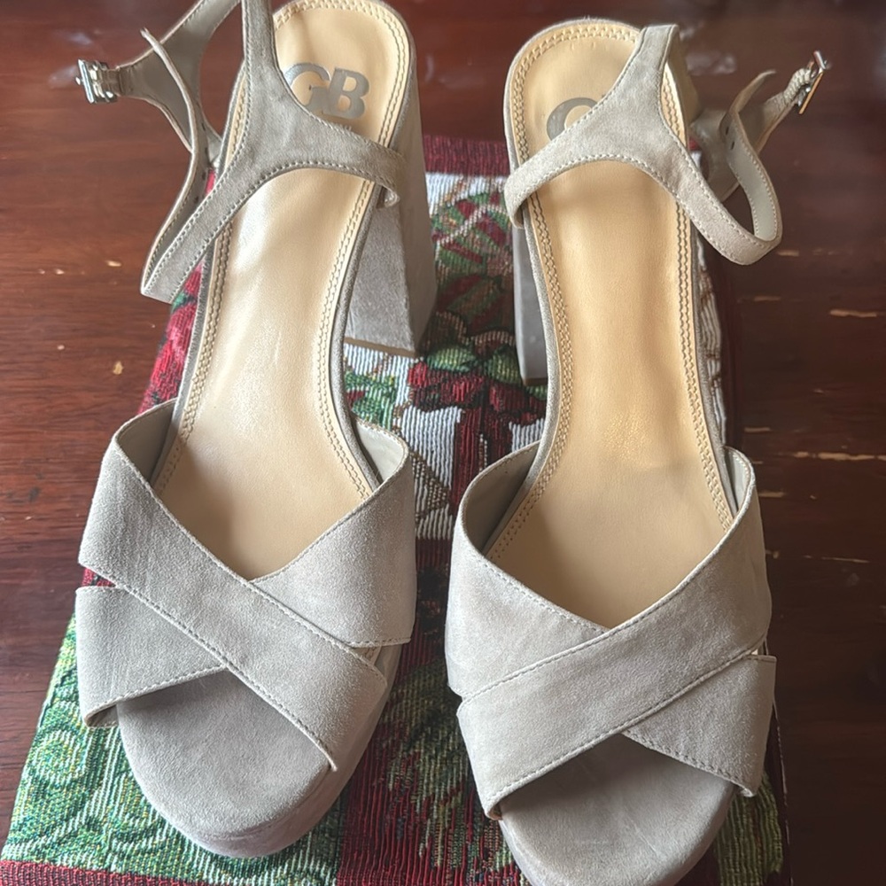Taupe platform sandals Size 11